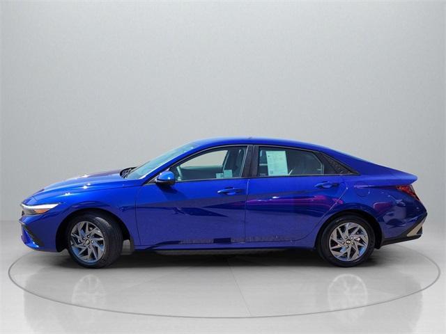 Hyundai Elantra 2024
