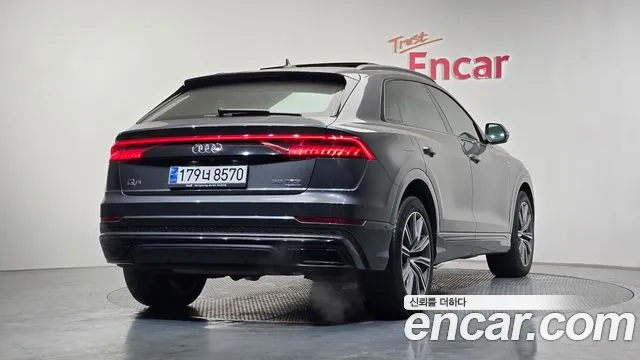 Audi Q8 2021