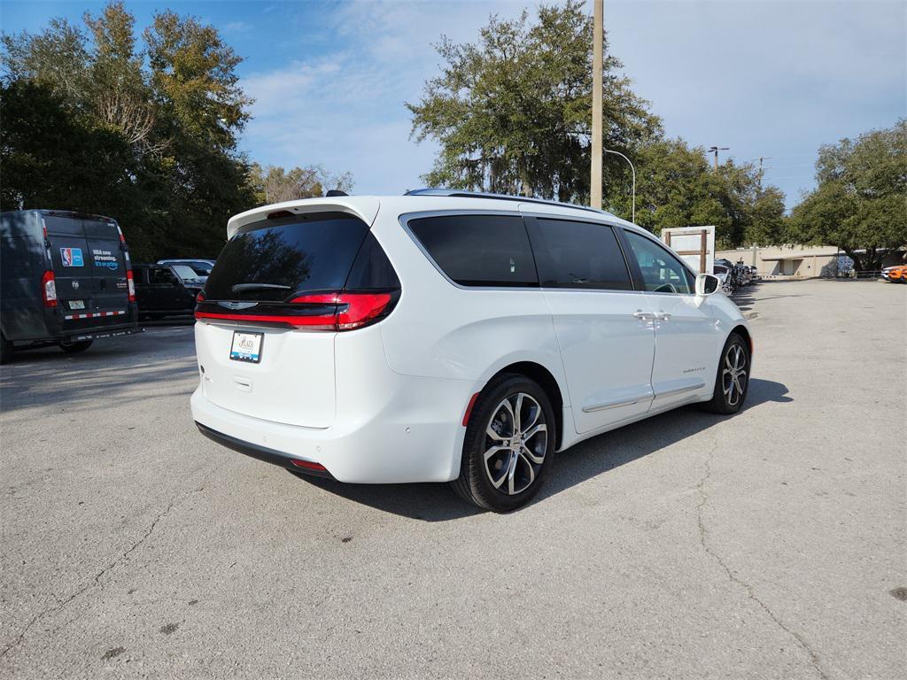 Chrysler Pacifica 2024
