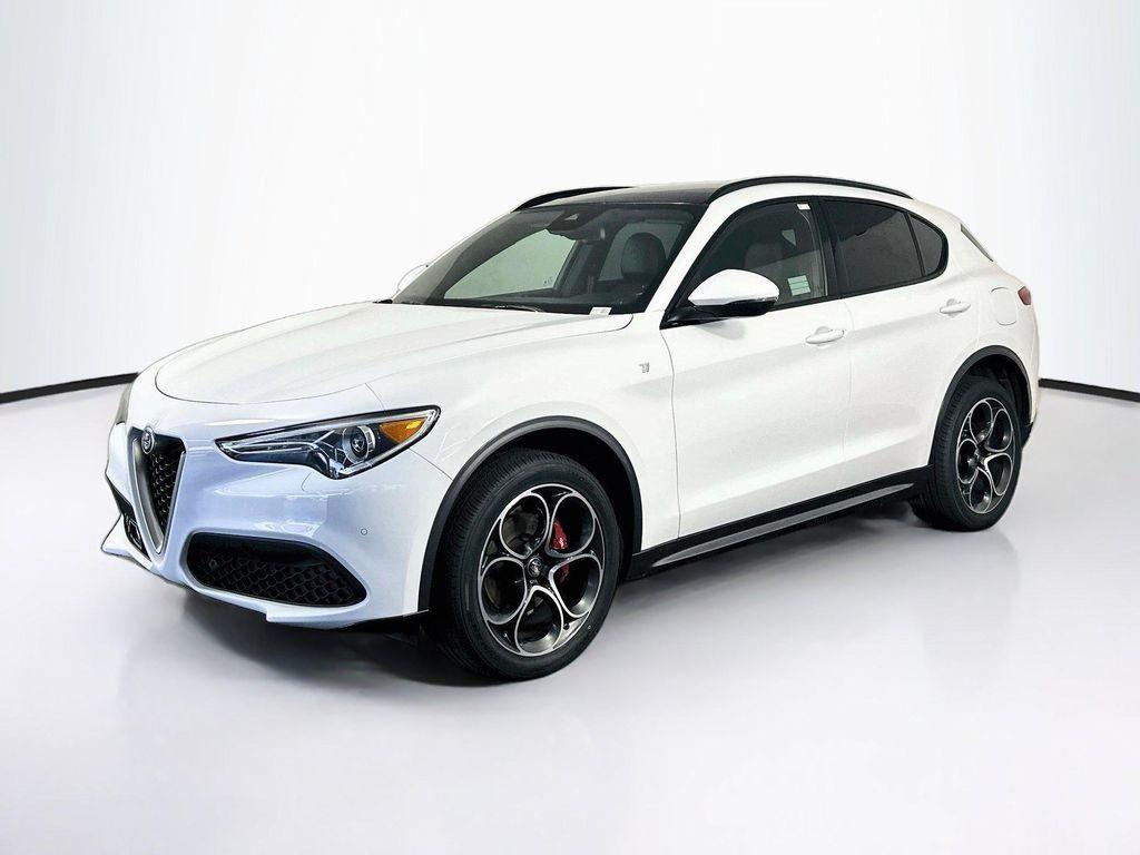 Alfa Romeo Stelvio 2023