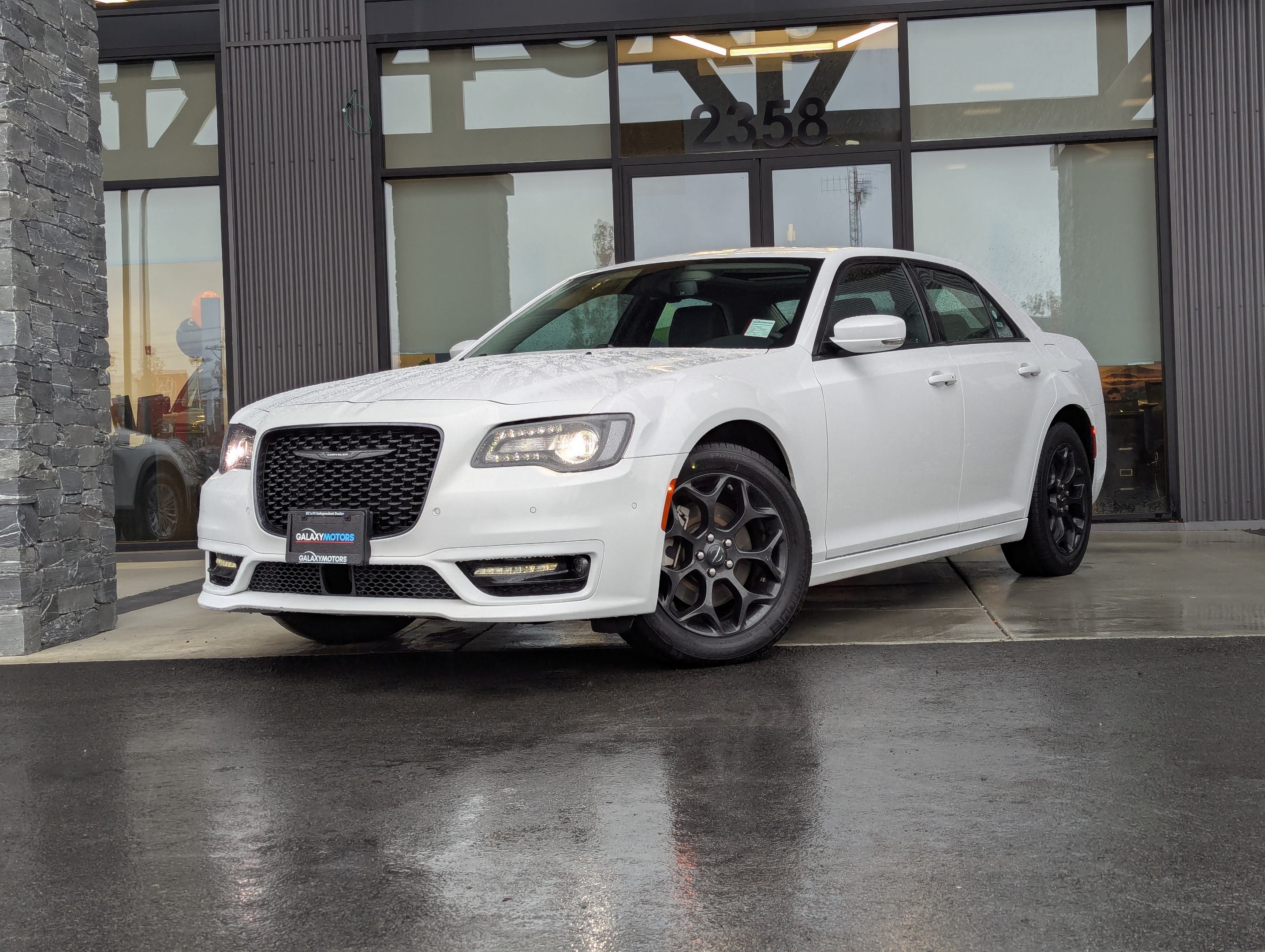 Chrysler 300 2023