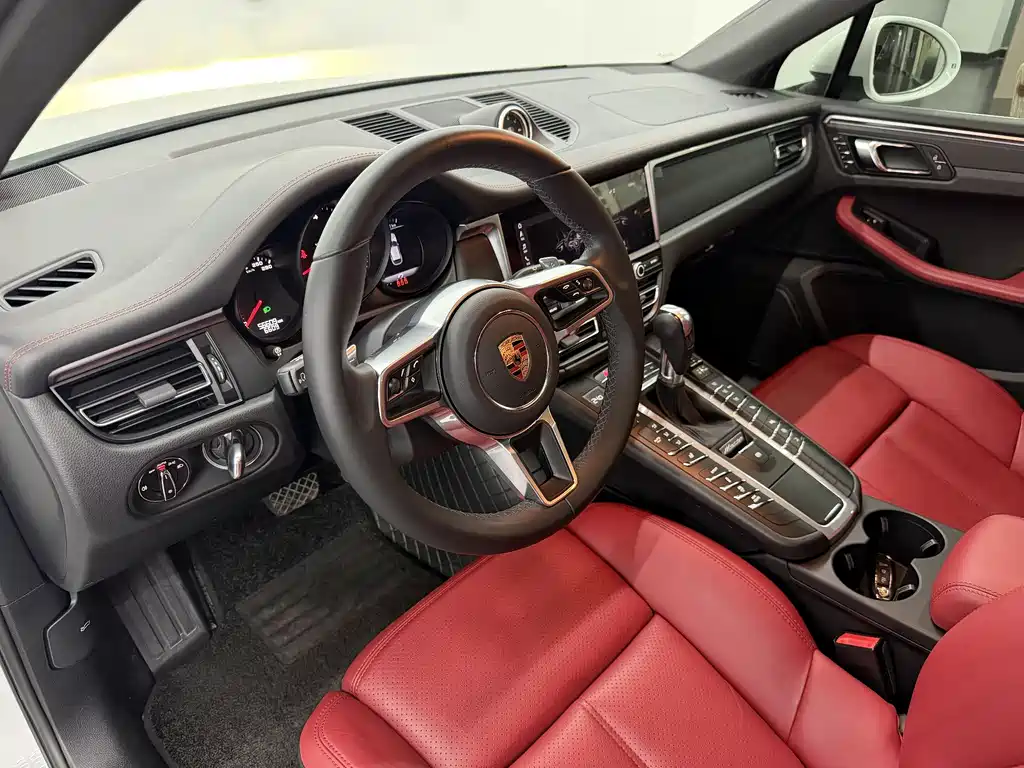 Porsche Macan 2021