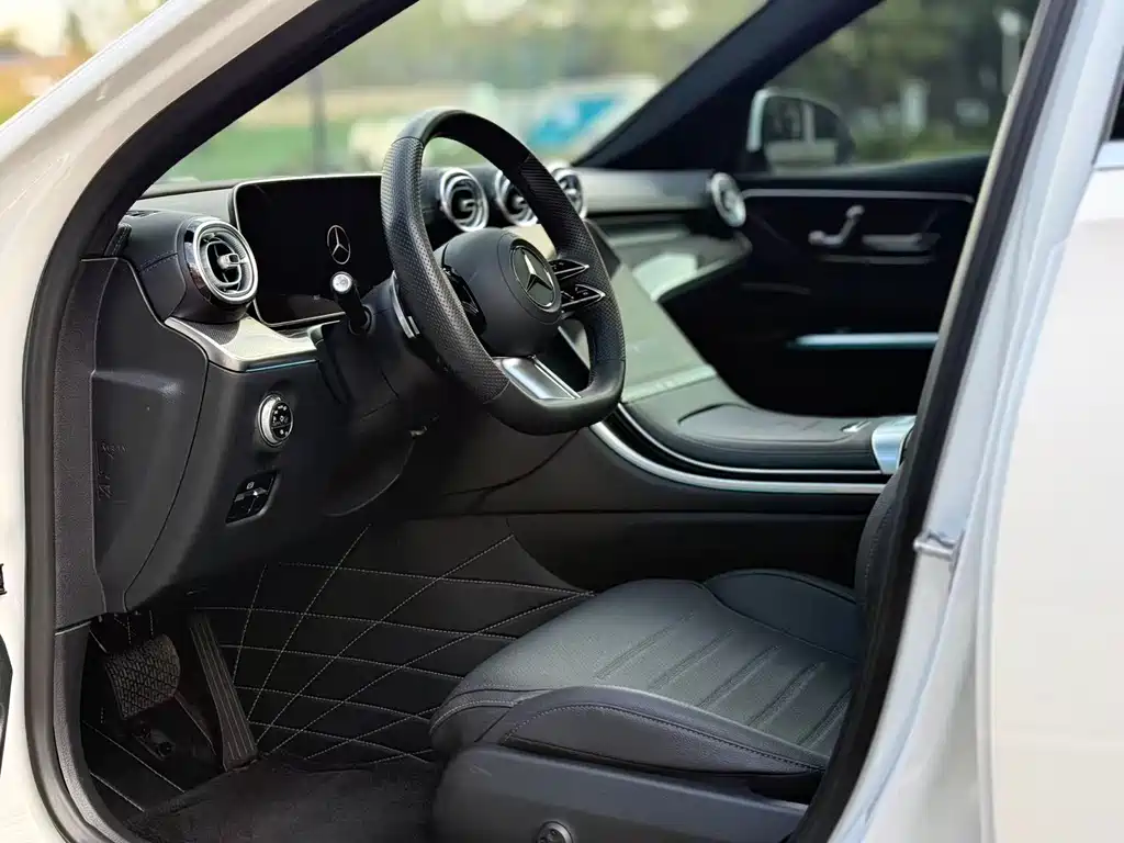 Mercedes-Benz C-Класс 2024