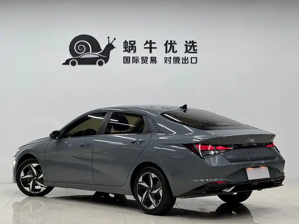 Hyundai Elantra 2022