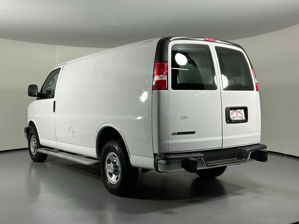 Chevrolet Express 2024