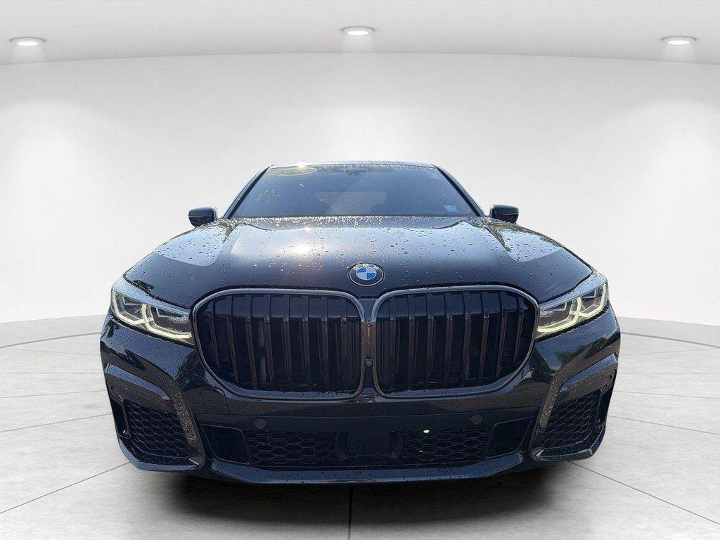 BMW M760 2022