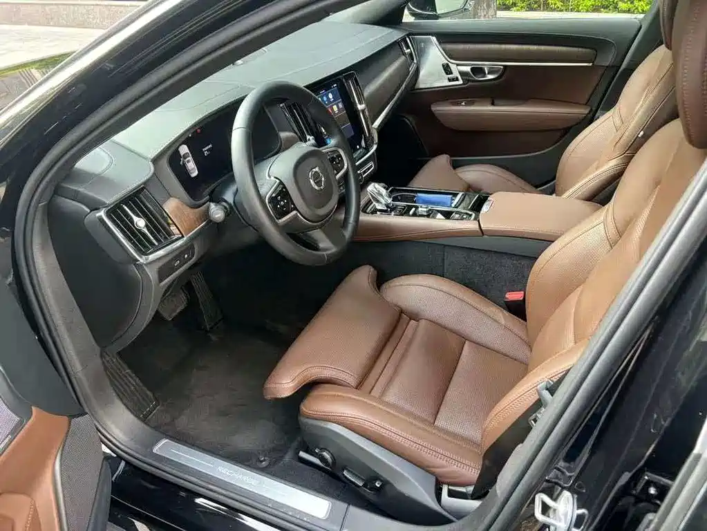 Volvo S90 2024
