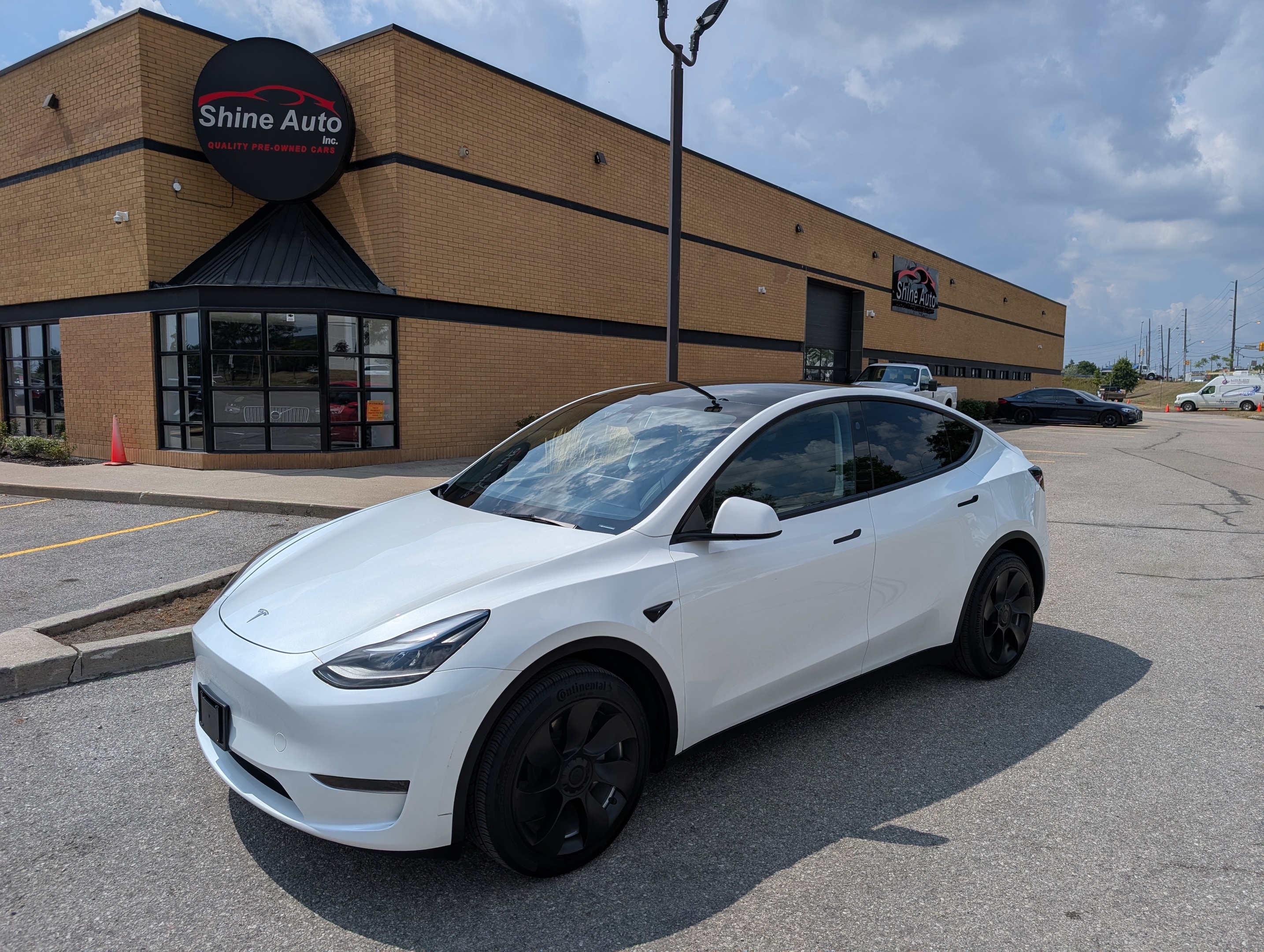 Tesla Model Y 2024