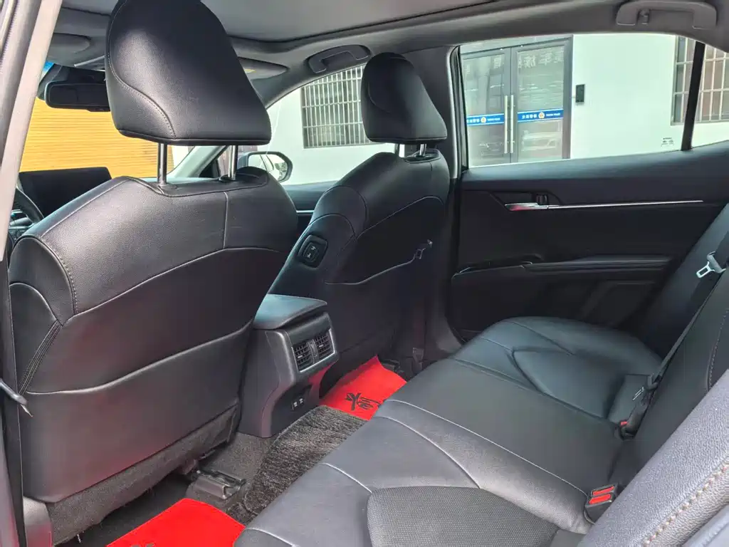 Toyota Camry 2021