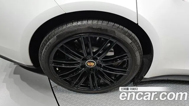 Porsche Panamera 2021