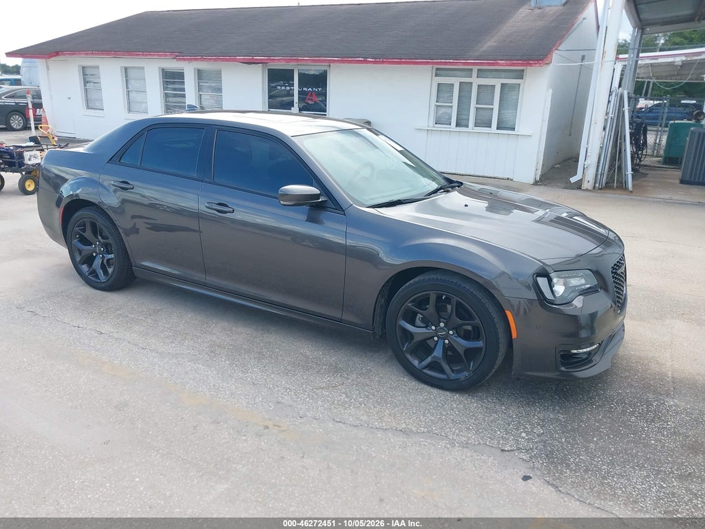 Chrysler 300 2023