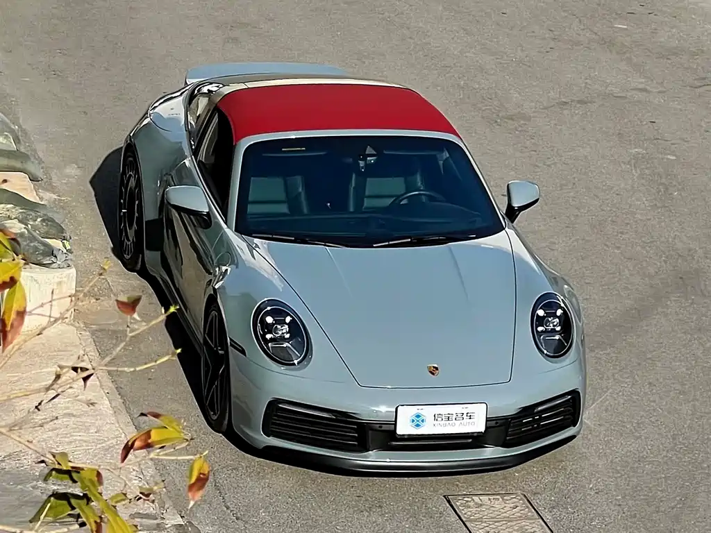 Porsche 911 2023