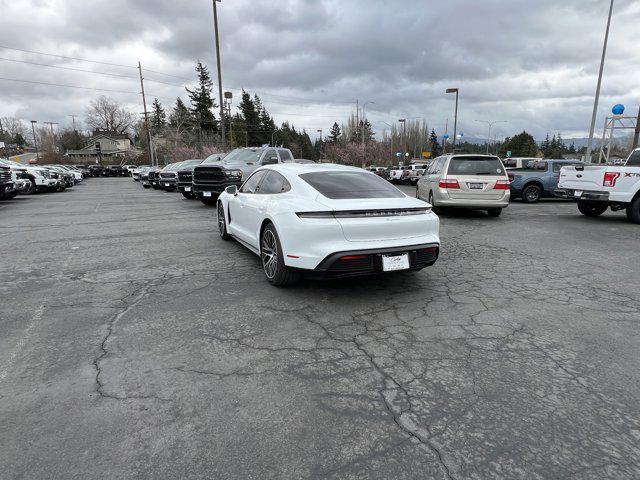 Porsche Taycan 2021