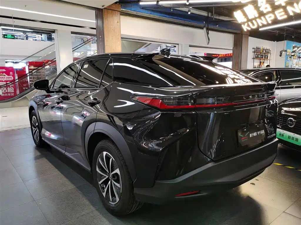 Lexus RZ 2024