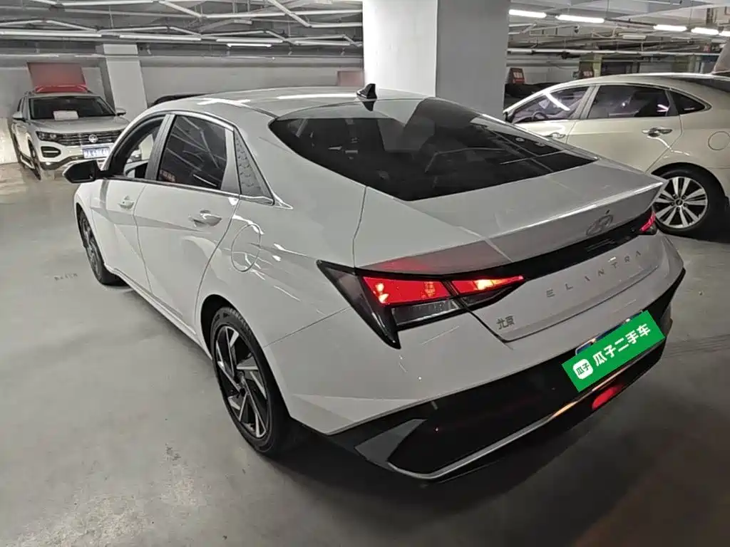Hyundai Elantra 2024