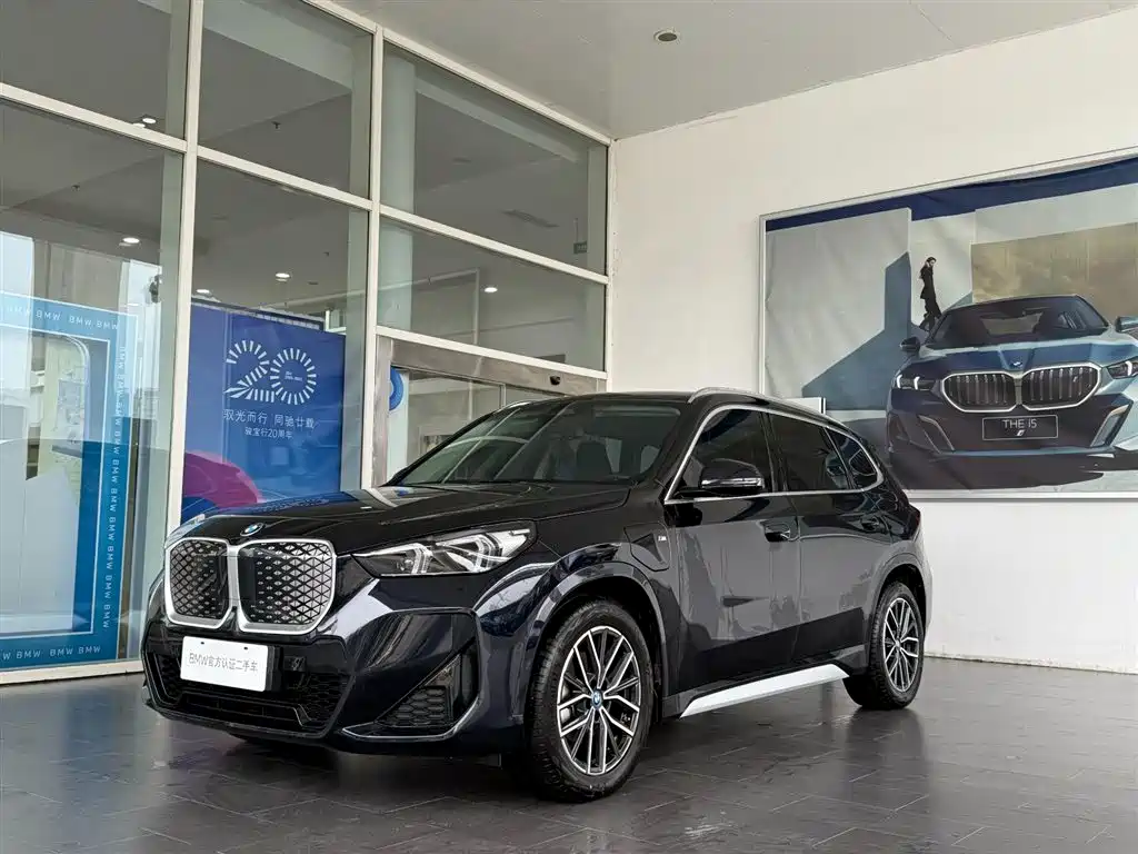 BMW iX1 2025
