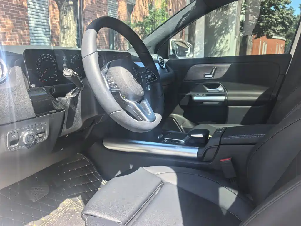 Mercedes-Benz GLA 2023