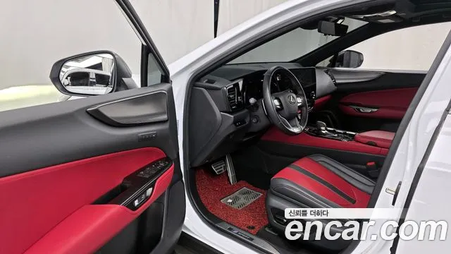 Lexus NX 2023