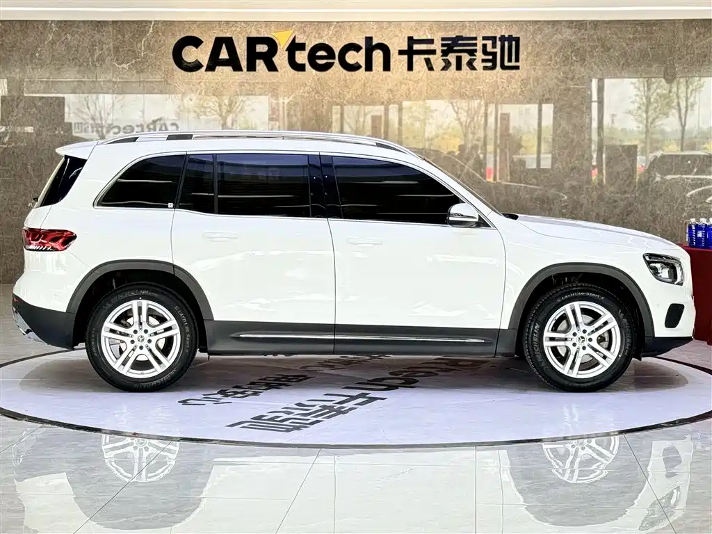 Mercedes-Benz GLB 2021
