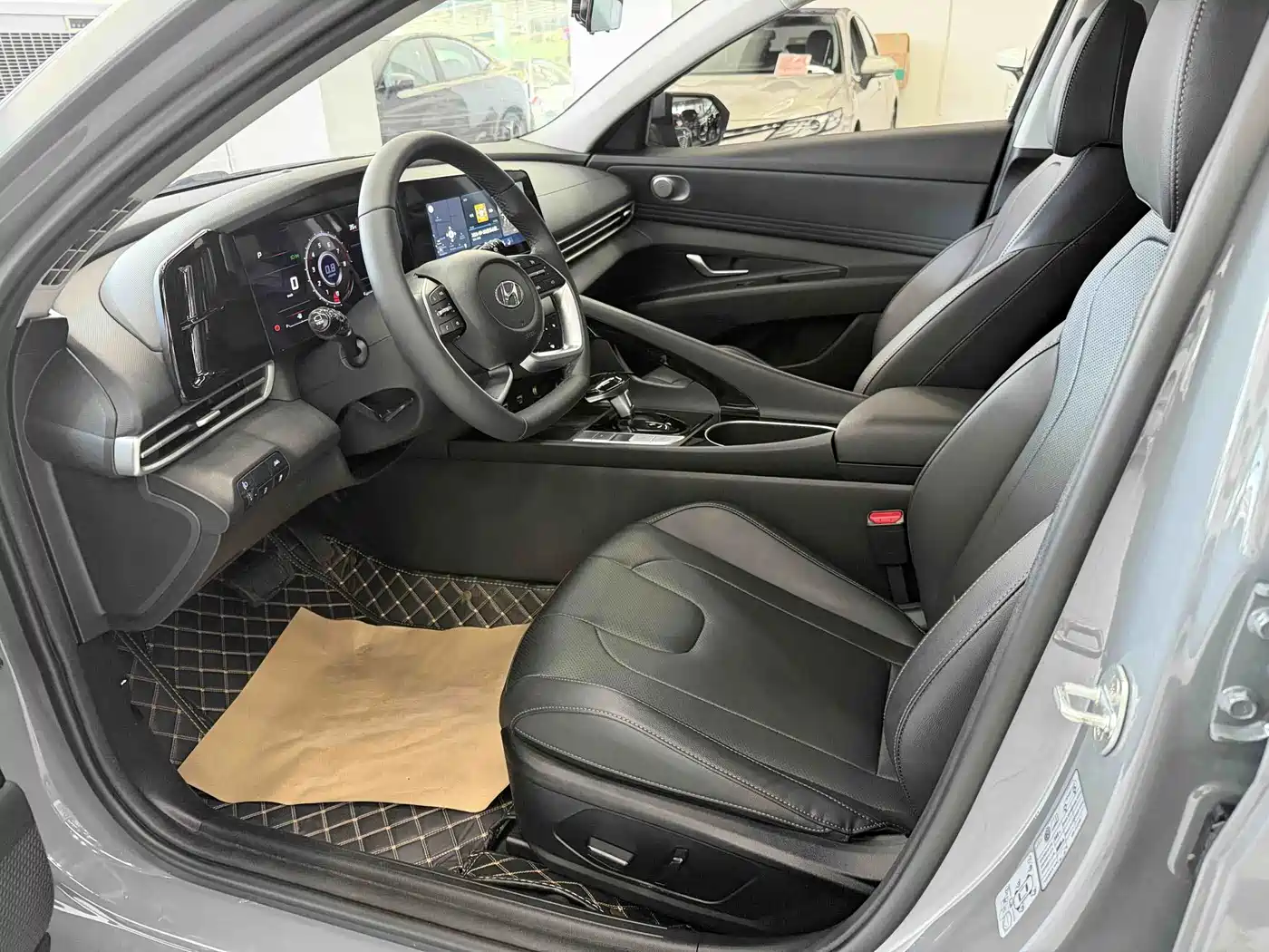 Hyundai Elantra 2023