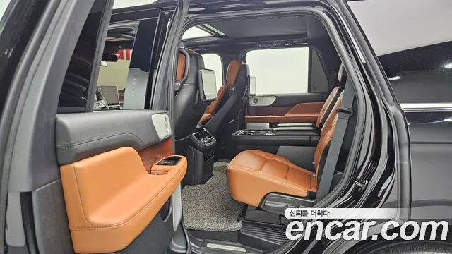 Lincoln Navigator 2021