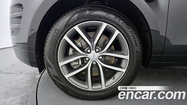 Land Rover Range Rover Evoque 2025