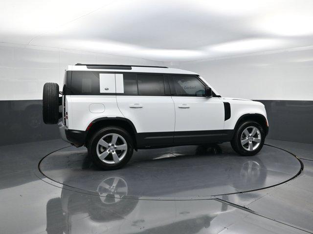 Land Rover Defender 2024