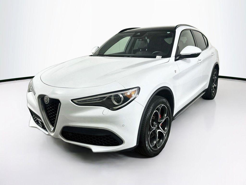 Alfa Romeo Stelvio 2023