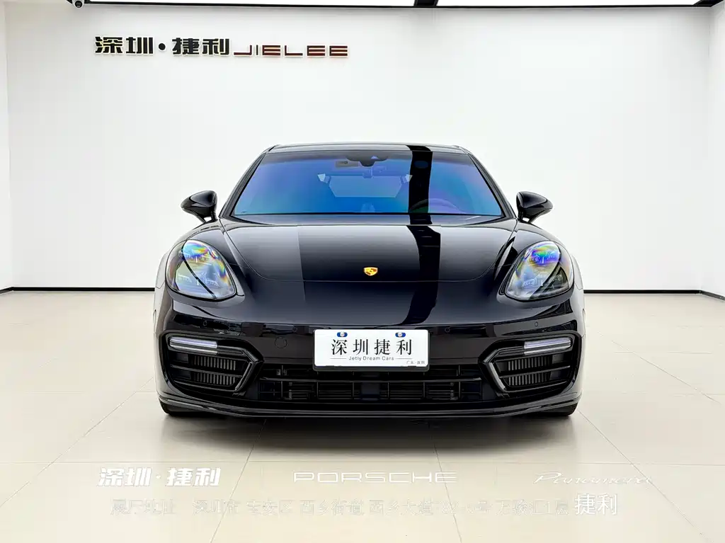 Porsche Panamera 2023