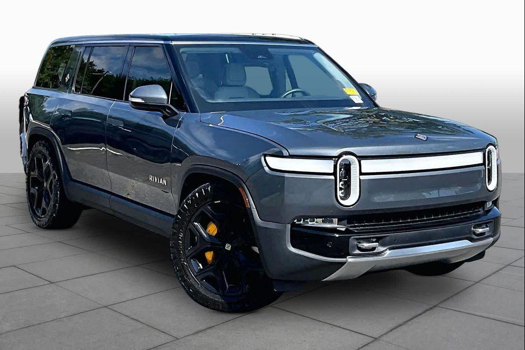 Rivian R1S 2023