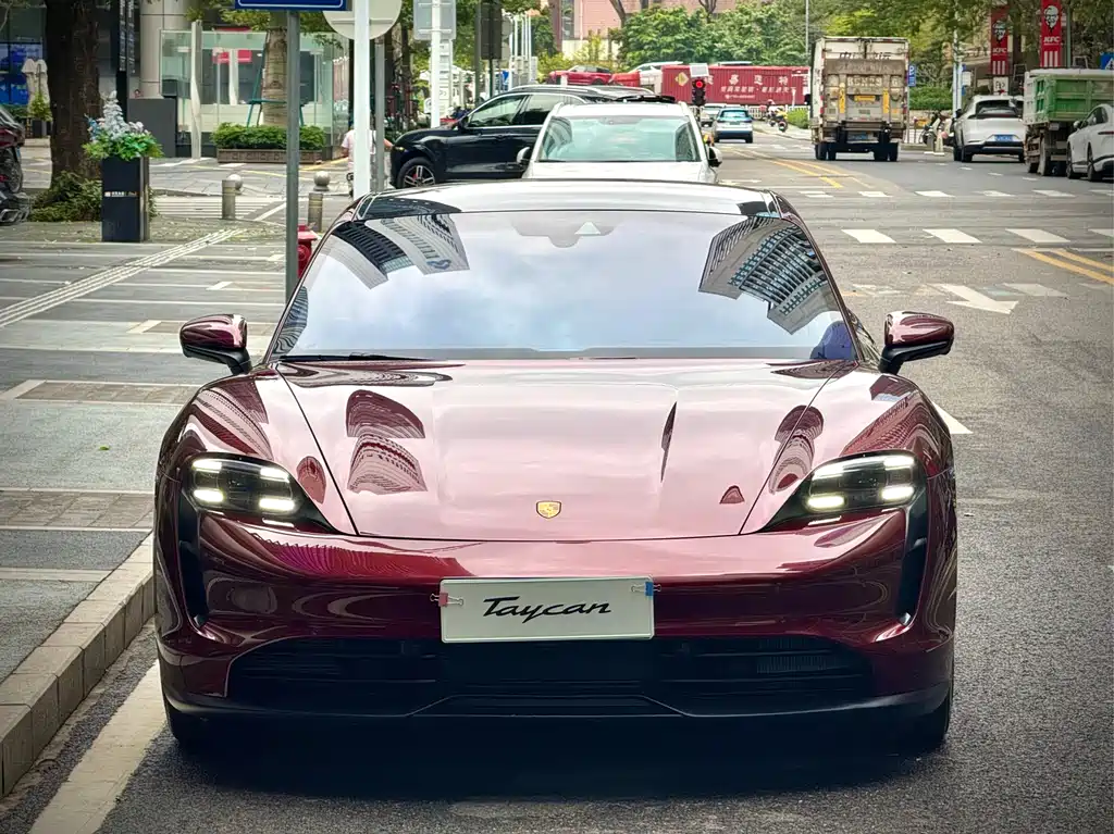 Porsche Taycan 2021
