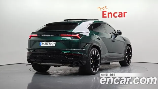 Lamborghini Urus 2024