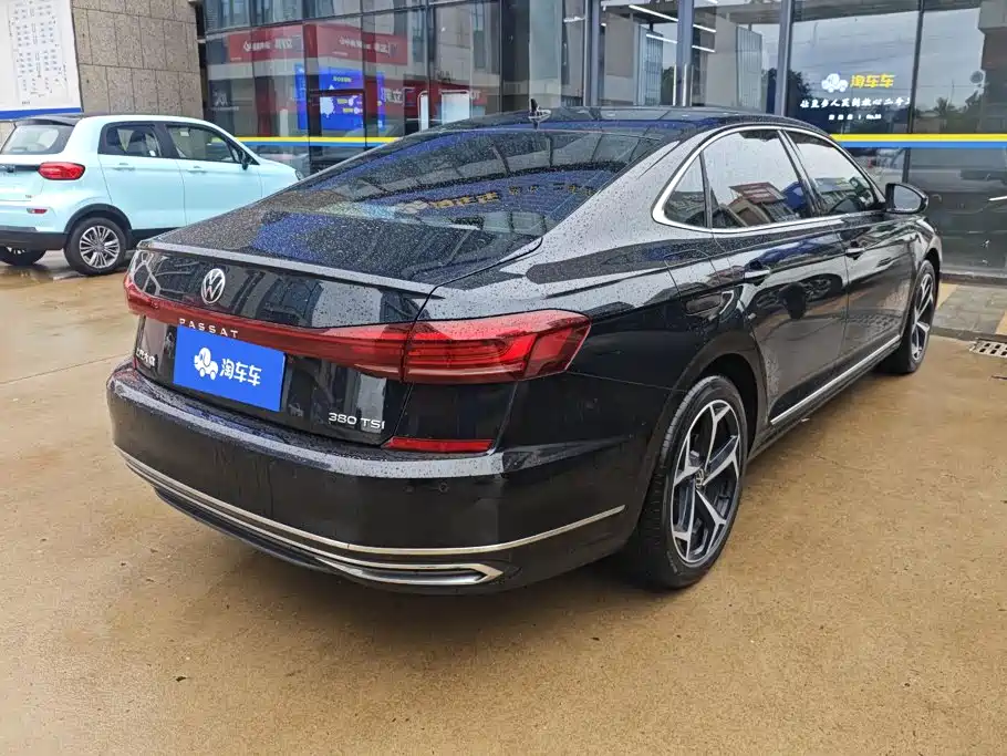 Volkswagen Passat 2025