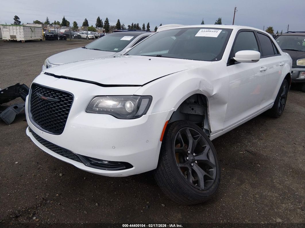 Chrysler 300 2023