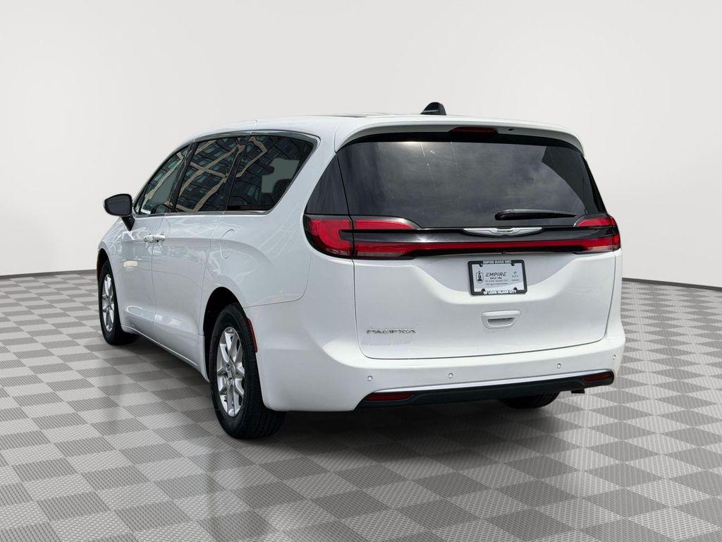 Chrysler Pacifica 2023