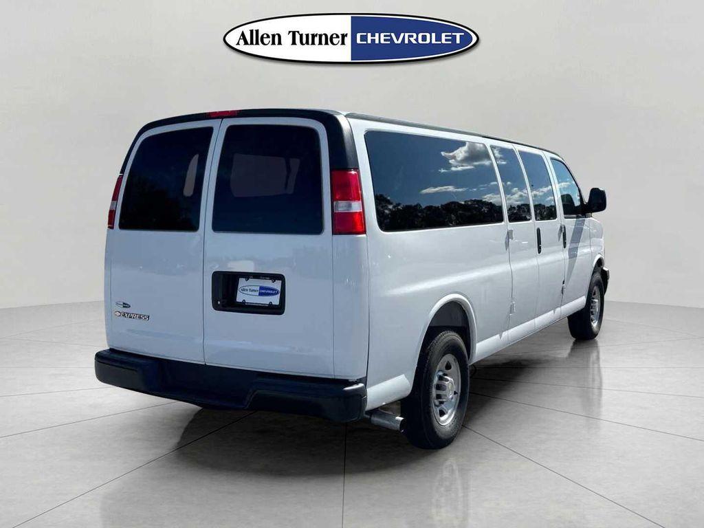 Chevrolet Express 2025