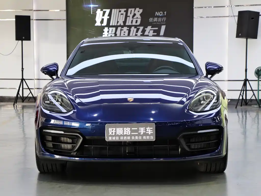 Porsche Panamera 2021