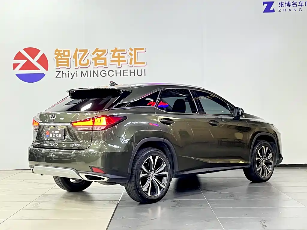 Lexus RX 2021