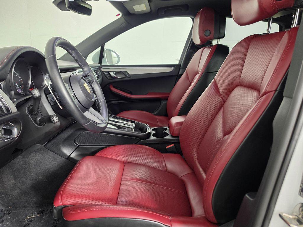 Porsche Macan 2025