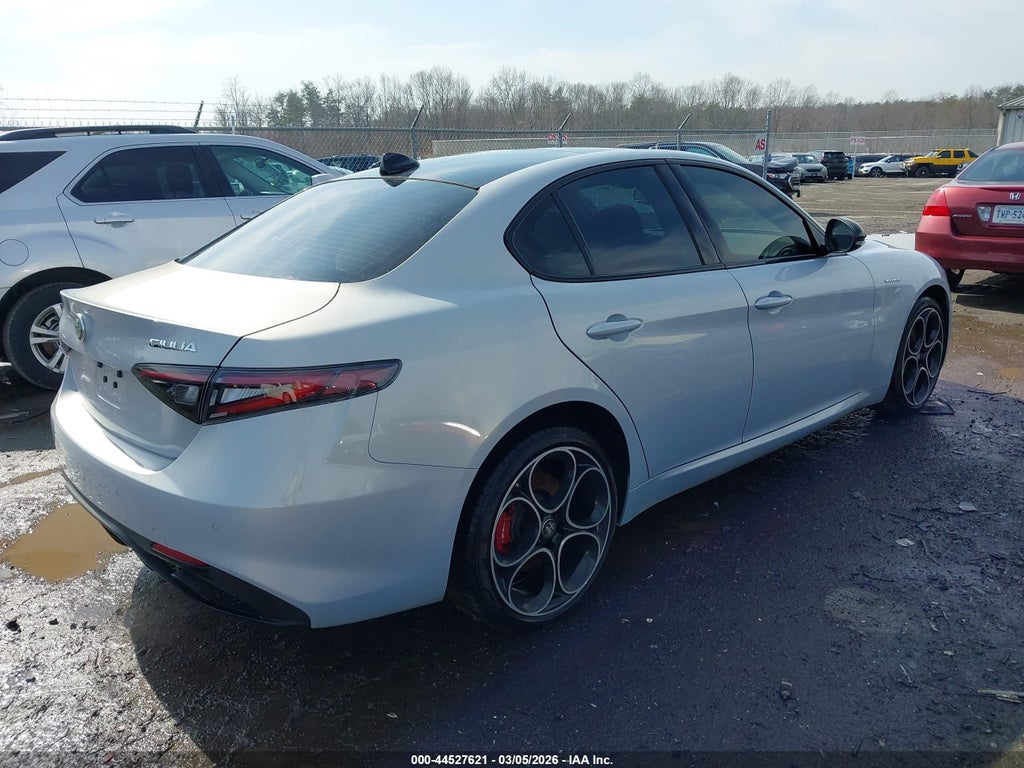 Alfa Romeo Giulia 2025