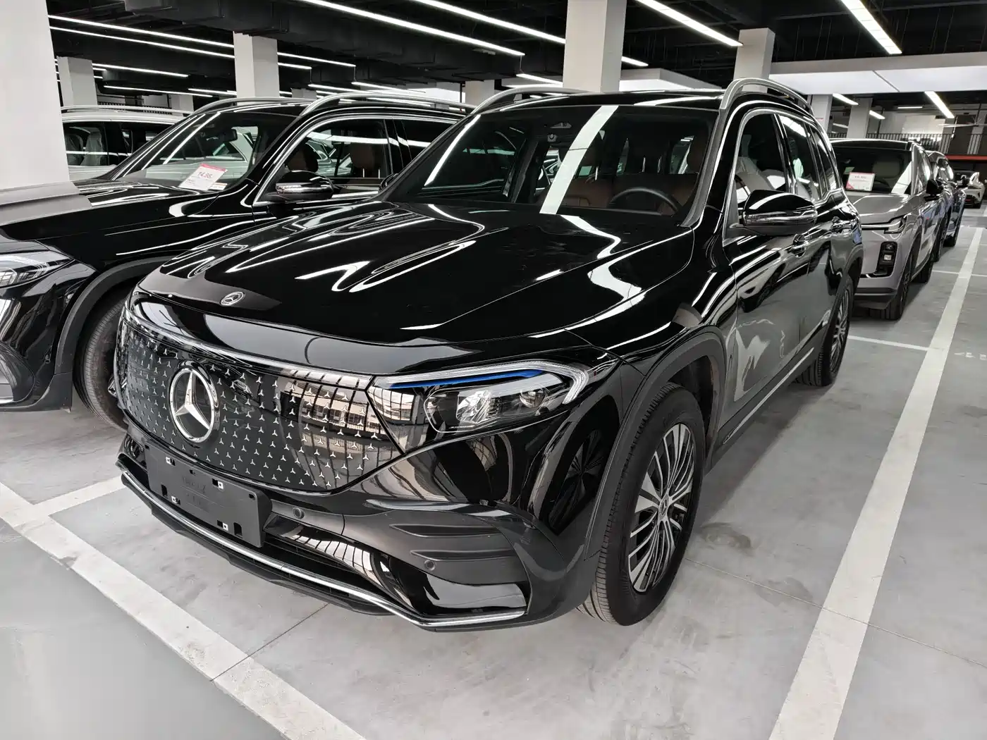 Mercedes-Benz EQB 2025