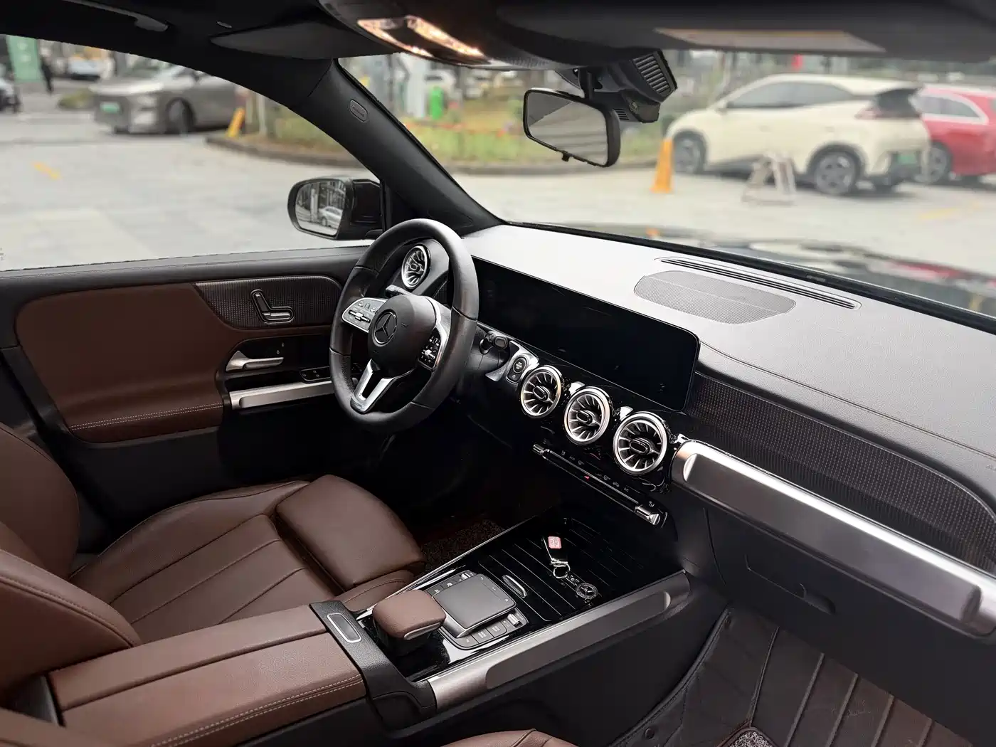 Mercedes-Benz GLB 2023