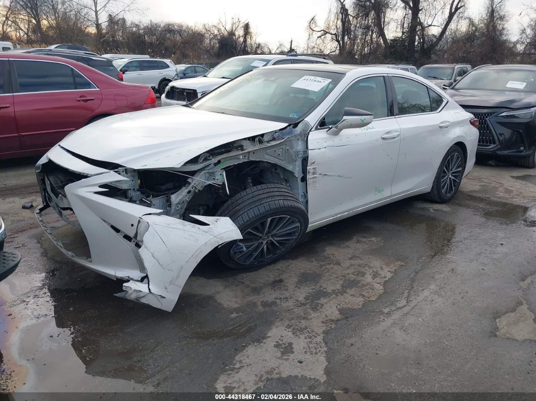 Lexus ES 2023