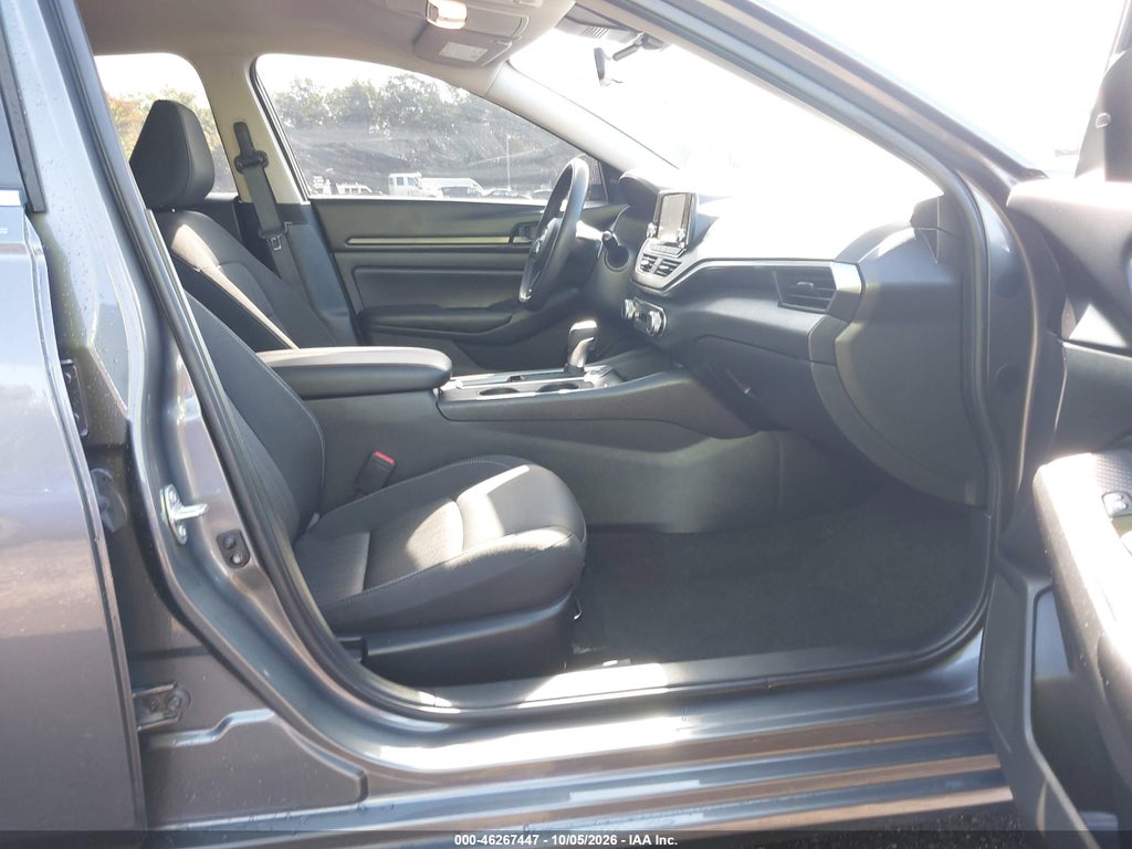 Nissan Altima 2024