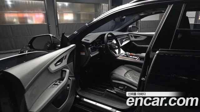 Audi Q8 2025
