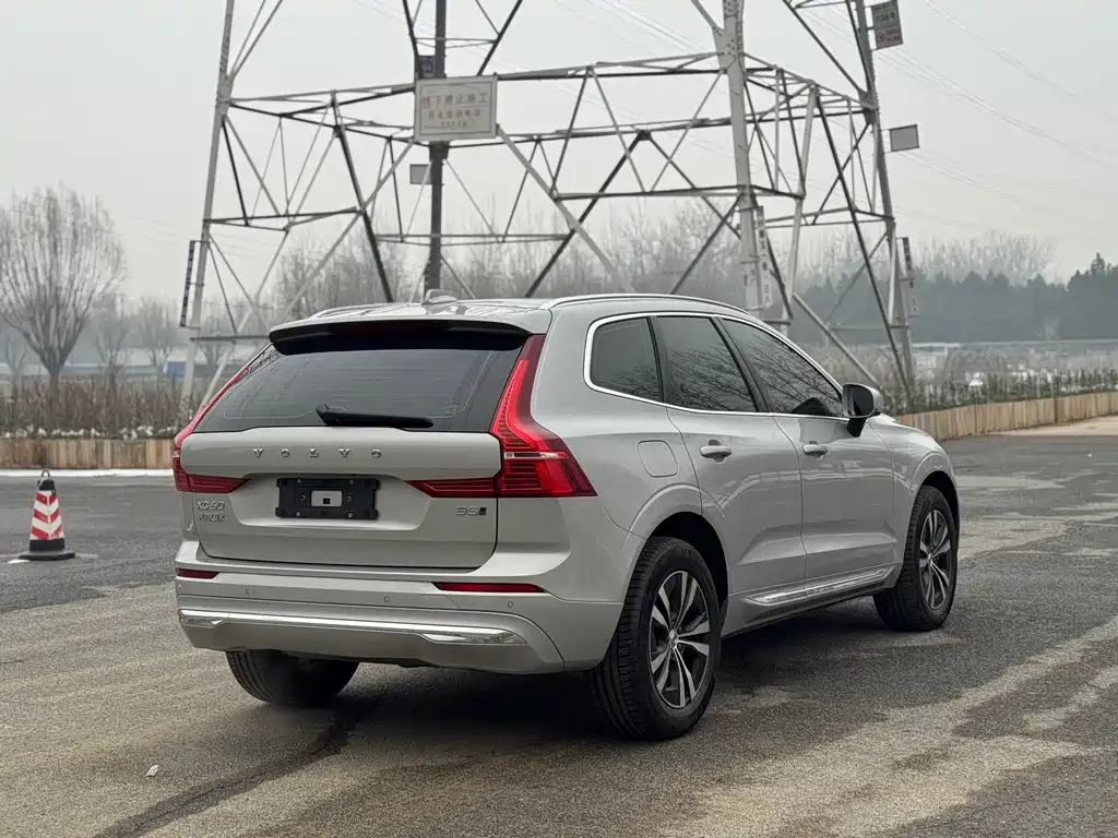 Volvo XC60 2025