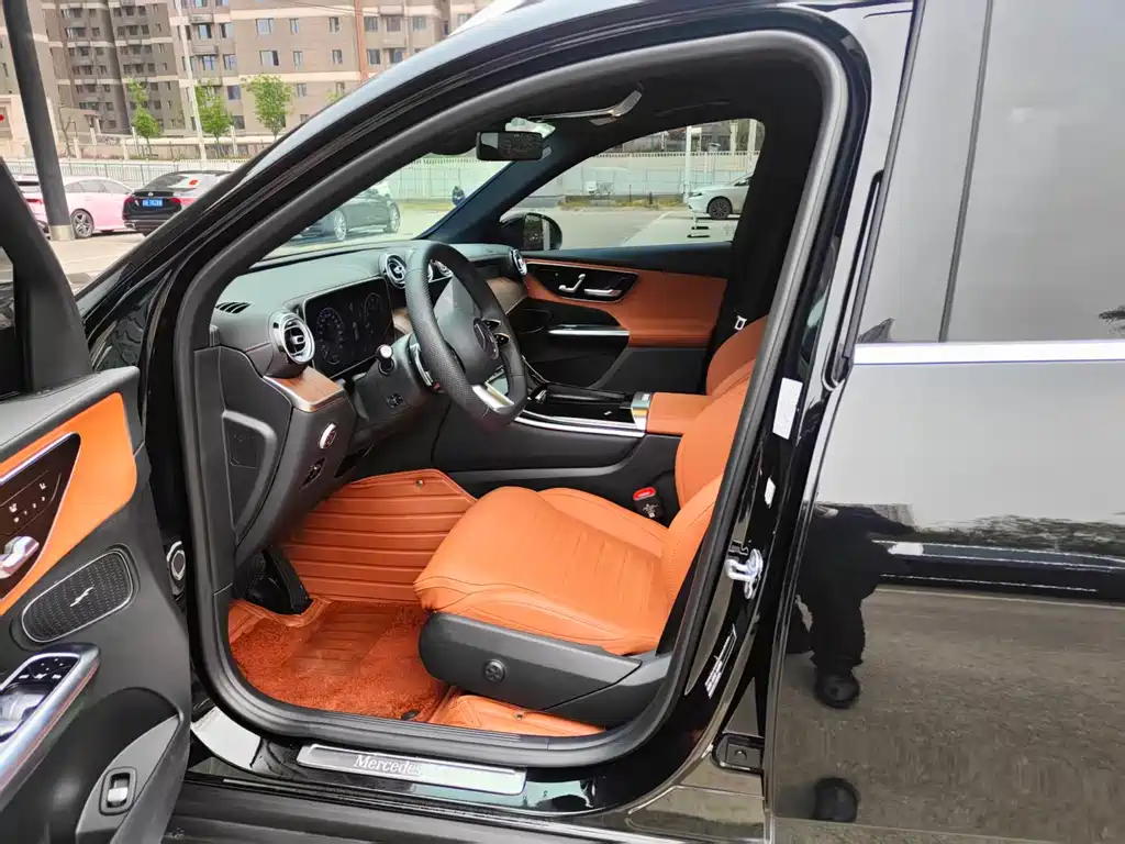 Mercedes-Benz GLC 2025