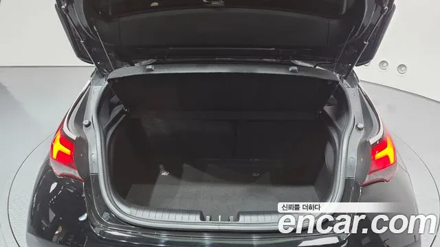 Hyundai Veloster 2021