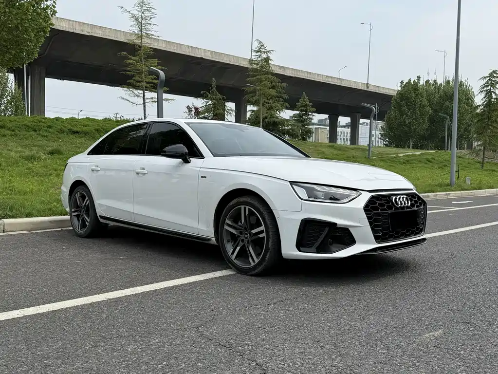 Audi A4 2023