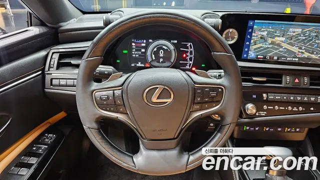 Lexus ES 2023